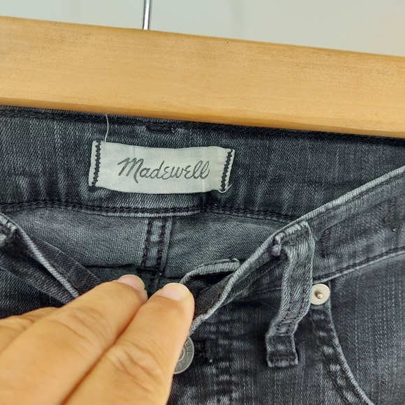 Madewell 10" High-Rise Skinny Jeans in Berkeley Black: Button-Through Edition - Picture 8 of 14